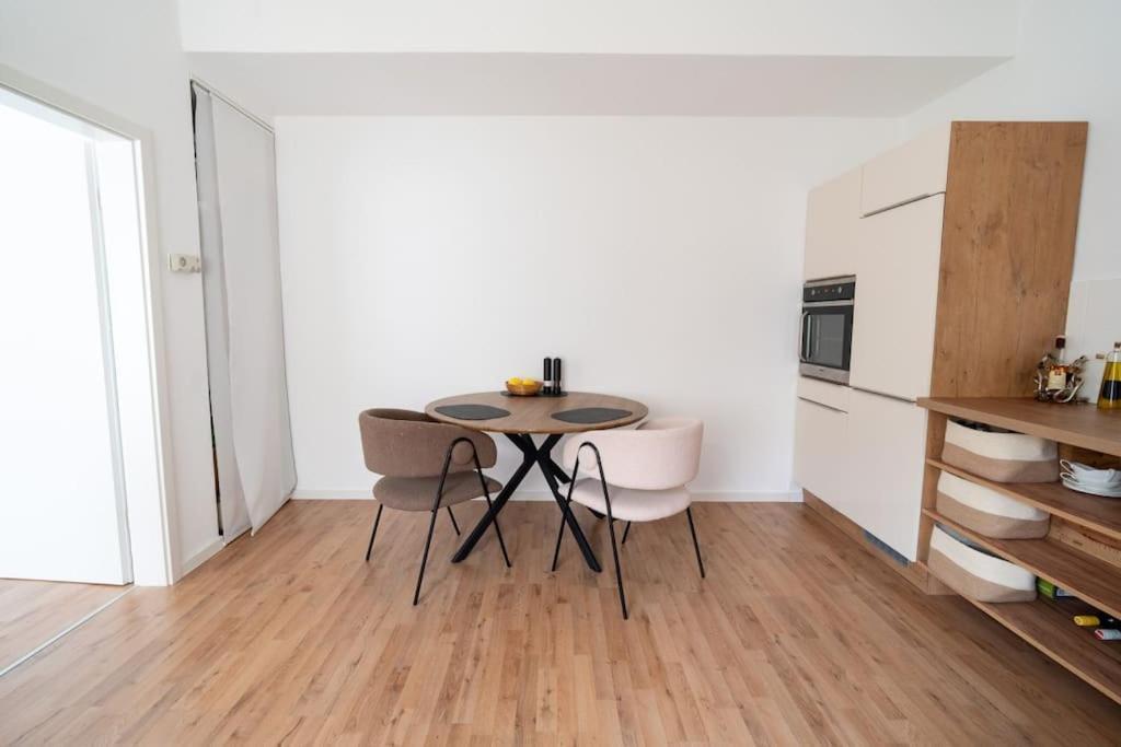 Wohnung Naehe Stadtzentrum Mit Wohnzimmer Und Kueche Кобленц Екстер'єр фото